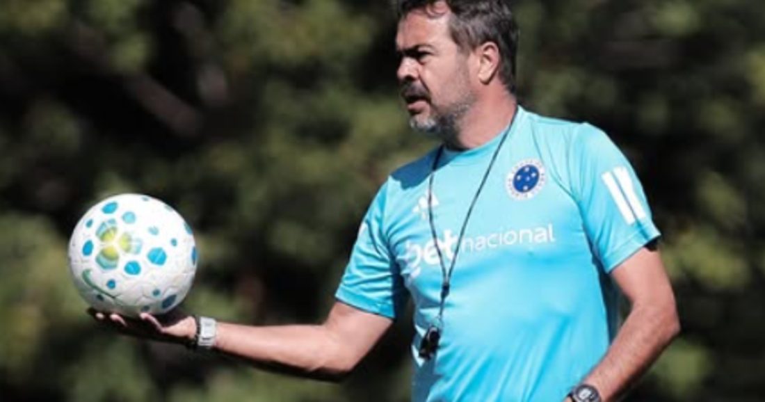 Artur Jorge defende João Marcelo e Jonathan Jesus após derrota do Cruzeiro por 3 a 1 ao Vasco