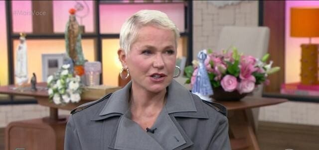 Xuxa Rebate Críticas e Brinca sobre Memes: 'Virilha mais famosa do Brasil'