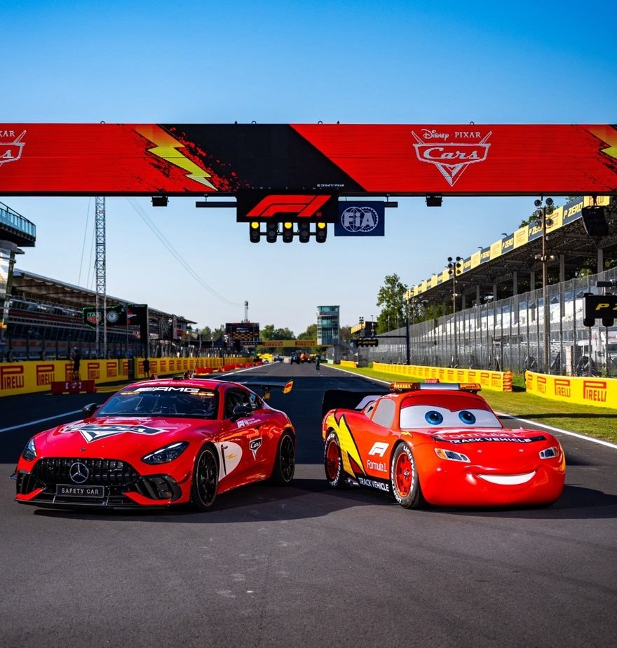 Safety Car da Fórmula 1 recebe pintura do Relâmpago McQueen para o GP da Itália em Monza