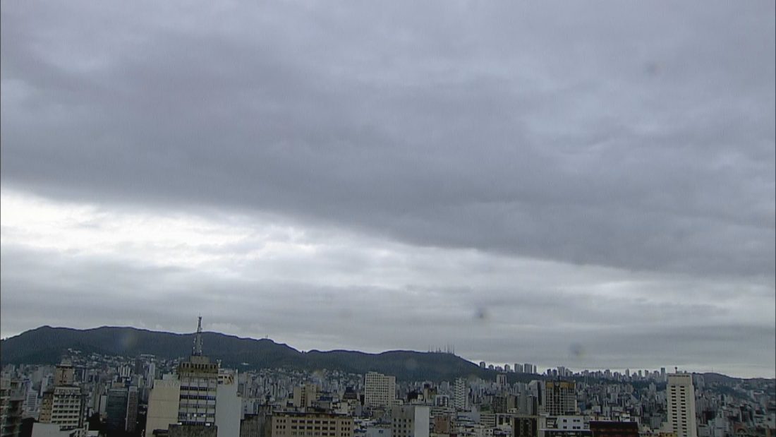 Temperatura cai em Belo Horizonte e risco de chuva forte neste domingo, aponta Defesa Civil