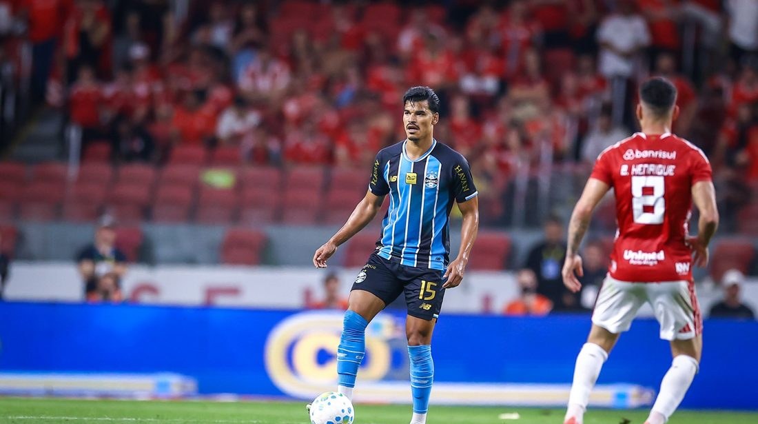 Grêmio avalia escalação e pode escalar Danilo Barbosa como titular contra a Chapecoense