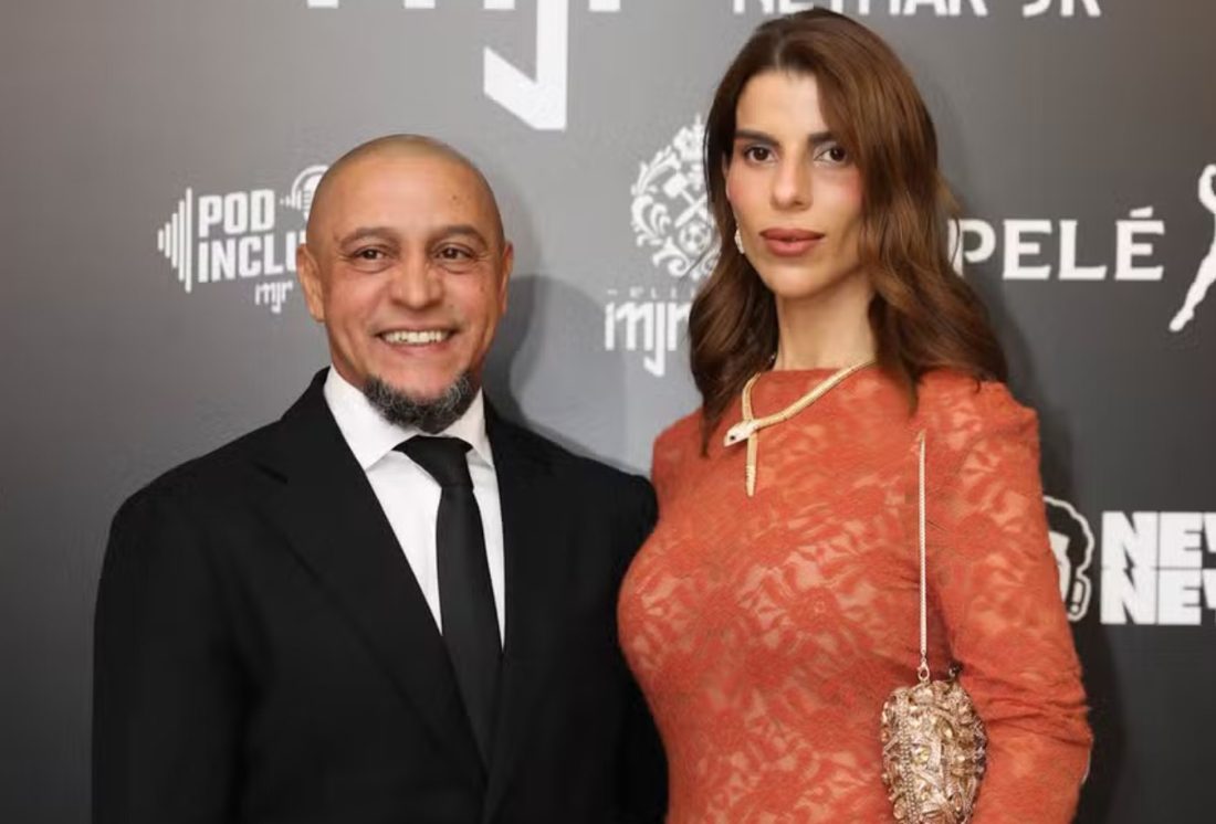 Roberto Carlos se converte ao Islã após casamento com empresária de origem marroquina