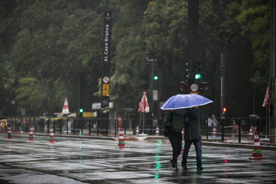 Último dia de agosto deve permanecer abafado com sol entre nuvens em São Paulo