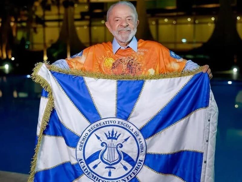 Partido Novo pede inelegibilidade de Lula por desfile de Carnaval