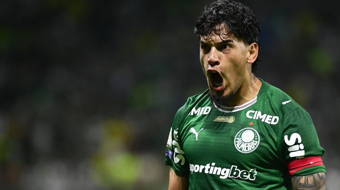 Gustavo Gómez supera Gil e fica em segundo lugar entre zagueiros no Cartola