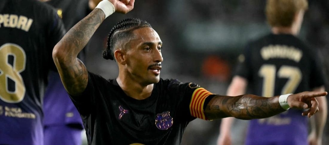 Técnico do Barcelona analisa mudança de função de Raphinha