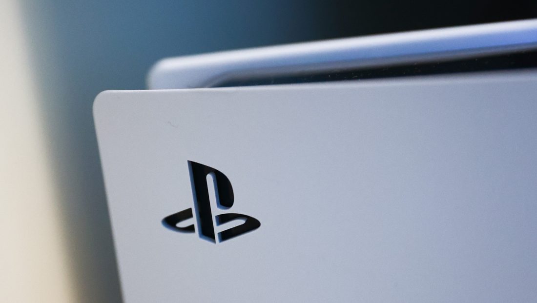 Sony paga US$ 50 mil a hacker que encontrou falha no PS5 com IA, e ele vira alvo da comunidade