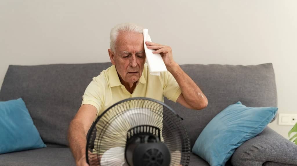 Frente fria recua e chuvas avançam enquanto calor intenso marca o Sul