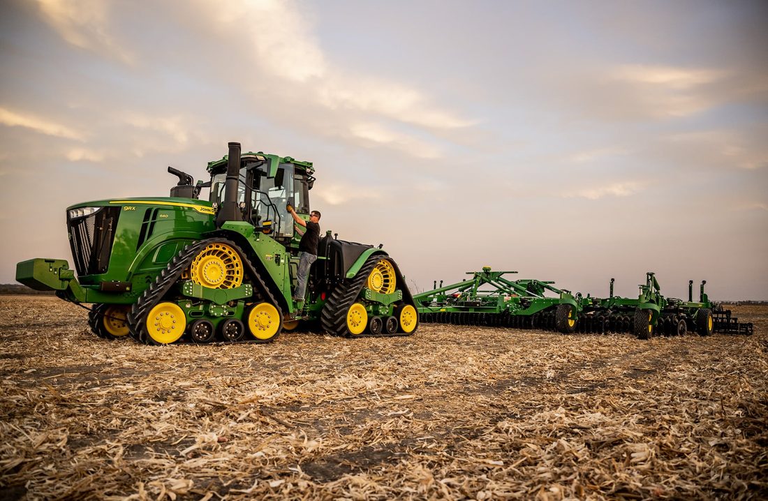 John Deere Investe R$ 75 Milhões em Produção de Componentes Eletrônicos no Brasil