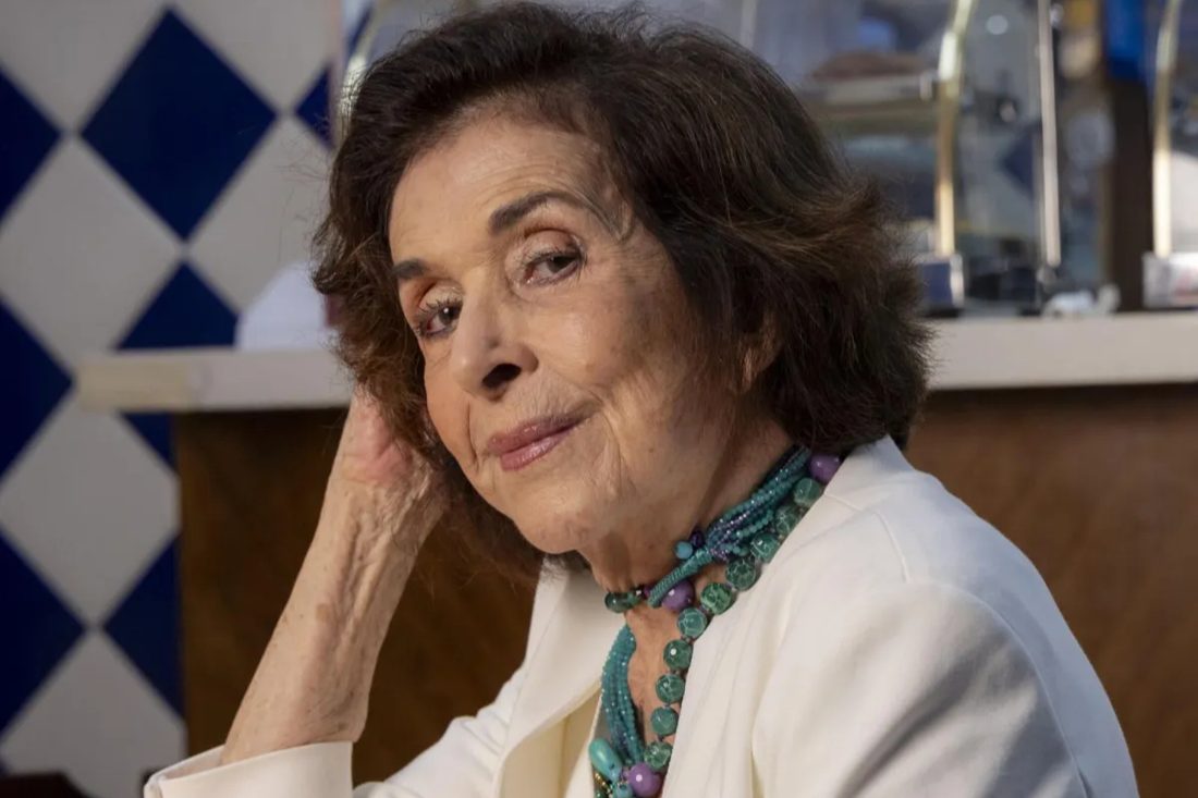 Betty Faria anuncia dois filmes concluídos e deixa mistério sobre novo projeto na TV