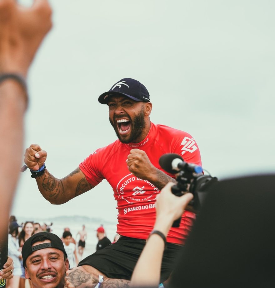 Jadson André conquista bicampeonato no QS 4000 da WSL em Guarapari
