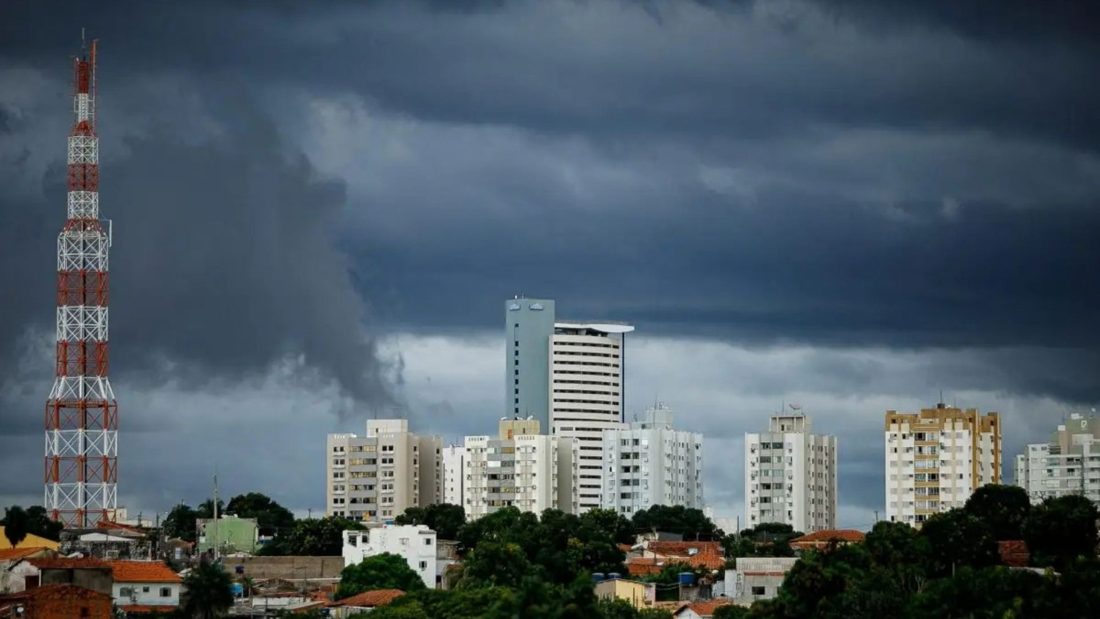 Tempestades atingirão todas as cidades de Mato Grosso a partir de sexta‑feira, alerta o Inmet
