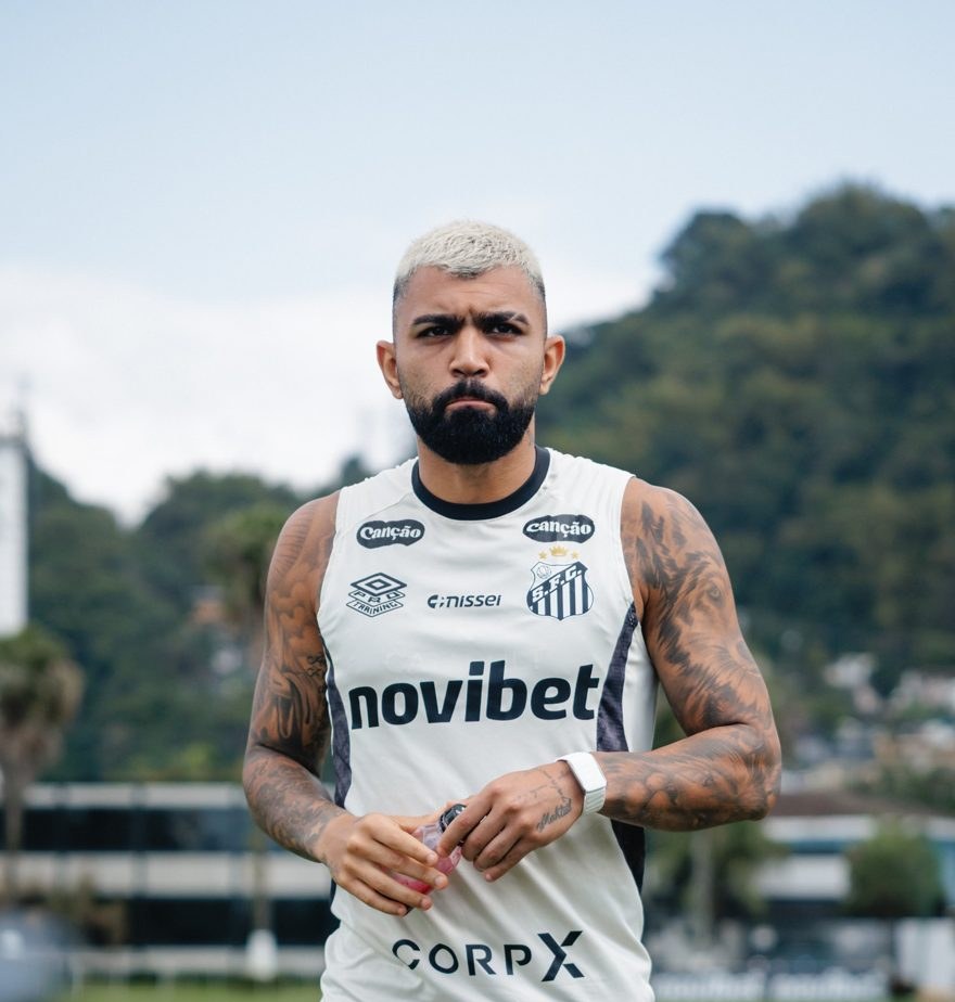 Gabigol pede desculpas à torcida santista por declarações sobre Cruzeiro e Flamengo