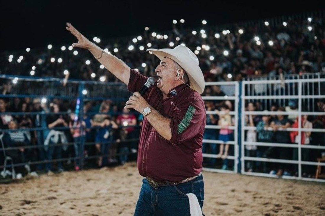 Locutor de rodeios, conhecido como "Imperador do Paraná", morre em colisão na PR-218