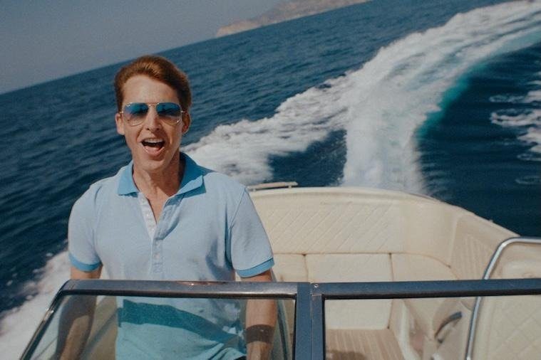 James Blunt associa a alegria do verão à sensação de atração no clipe de “Tastes Like Summer”