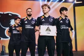 FUT assegura vaga na semifinal da EWC contra FURIA após vitória sobre MOUZ