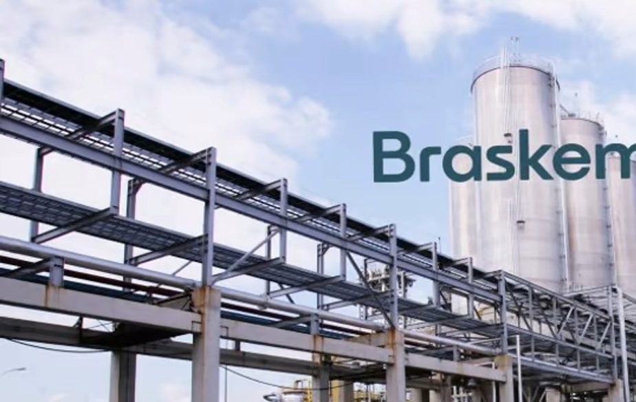 Braskem (BRKM5) despenca mais de 6% no primeiro dia fora do Ibovespa; entenda os fatores