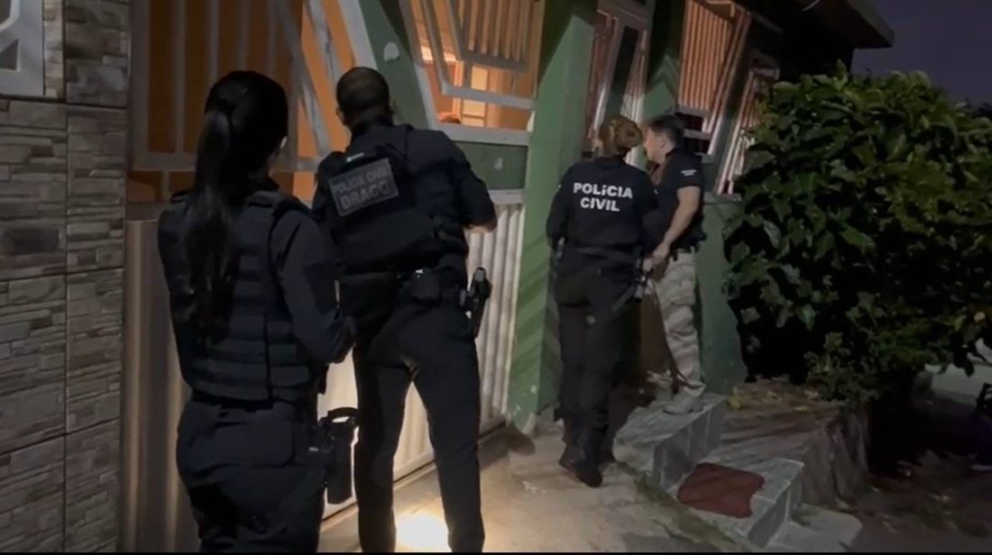 Operação Giratina prende sargento da PM e ex‑servidores do Detran por esquema de fraude veicular na Bahia