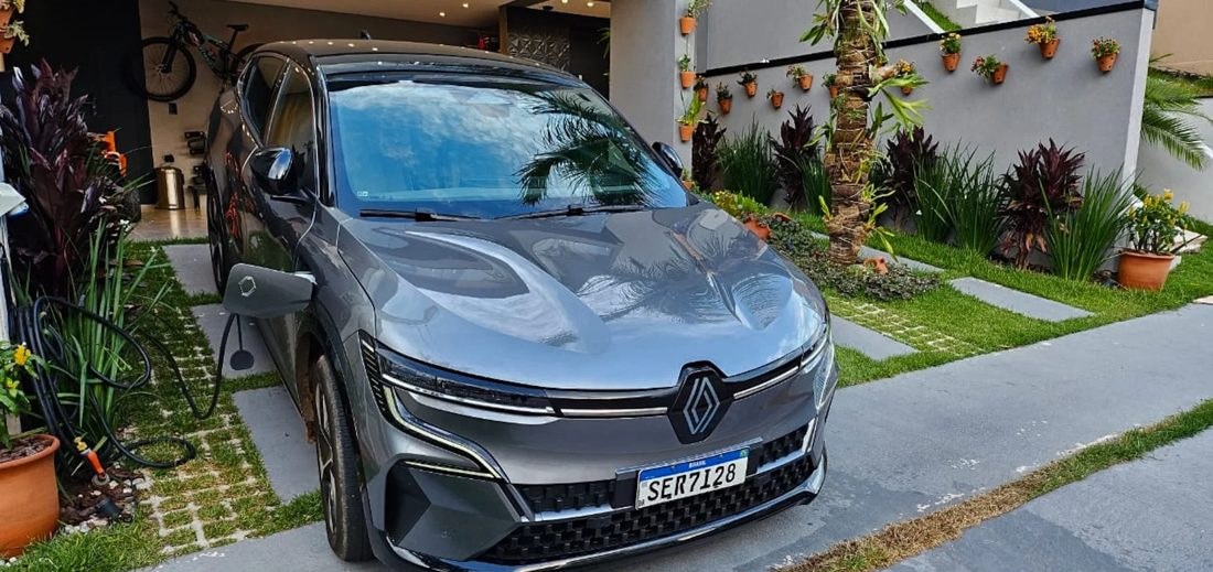 Renault corta R$57 mil e deixa Megane E-Tech mais barato que Boreal