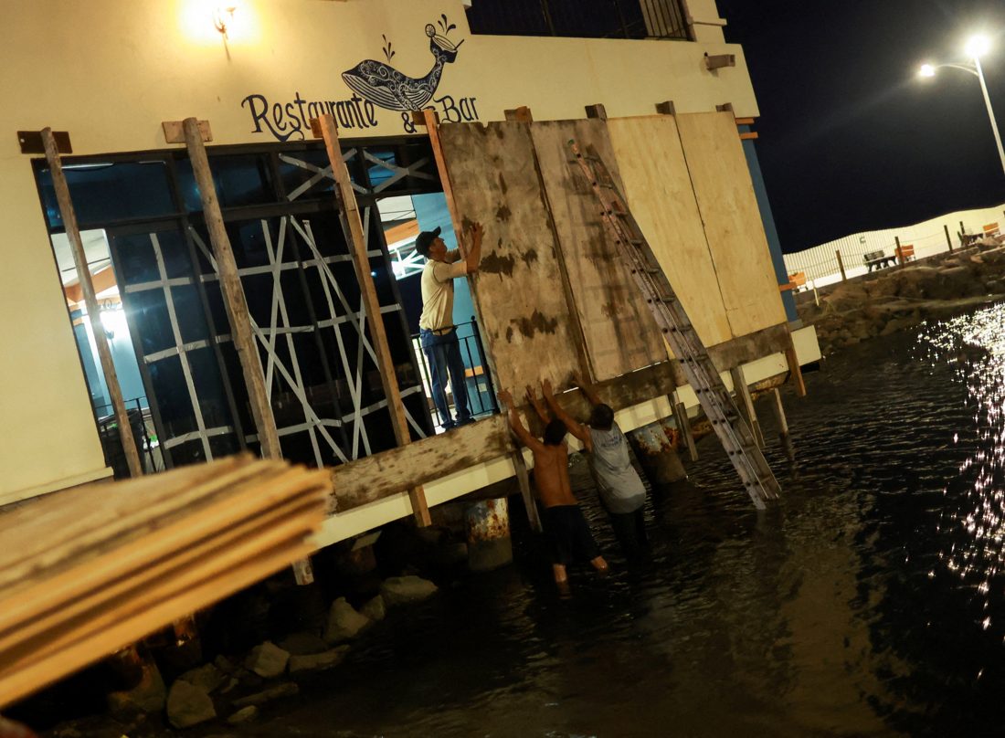 Furacão Polo traz ventos de até 185 km/h e ameaça costa de Baja California Sur