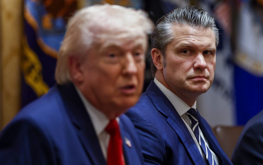 Trump discute com secretário de Guerra sobre escassez de mísseis