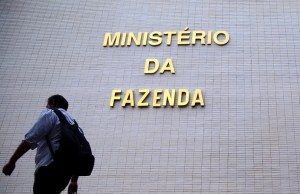 Governo autoriza descontos de até 100% em juros e multa do ICMS; veja detalhes por estado