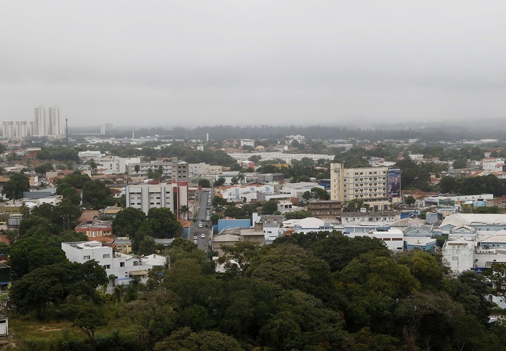 Cuiabá amanhece nublada e temperatura cai para 21°C neste domingo