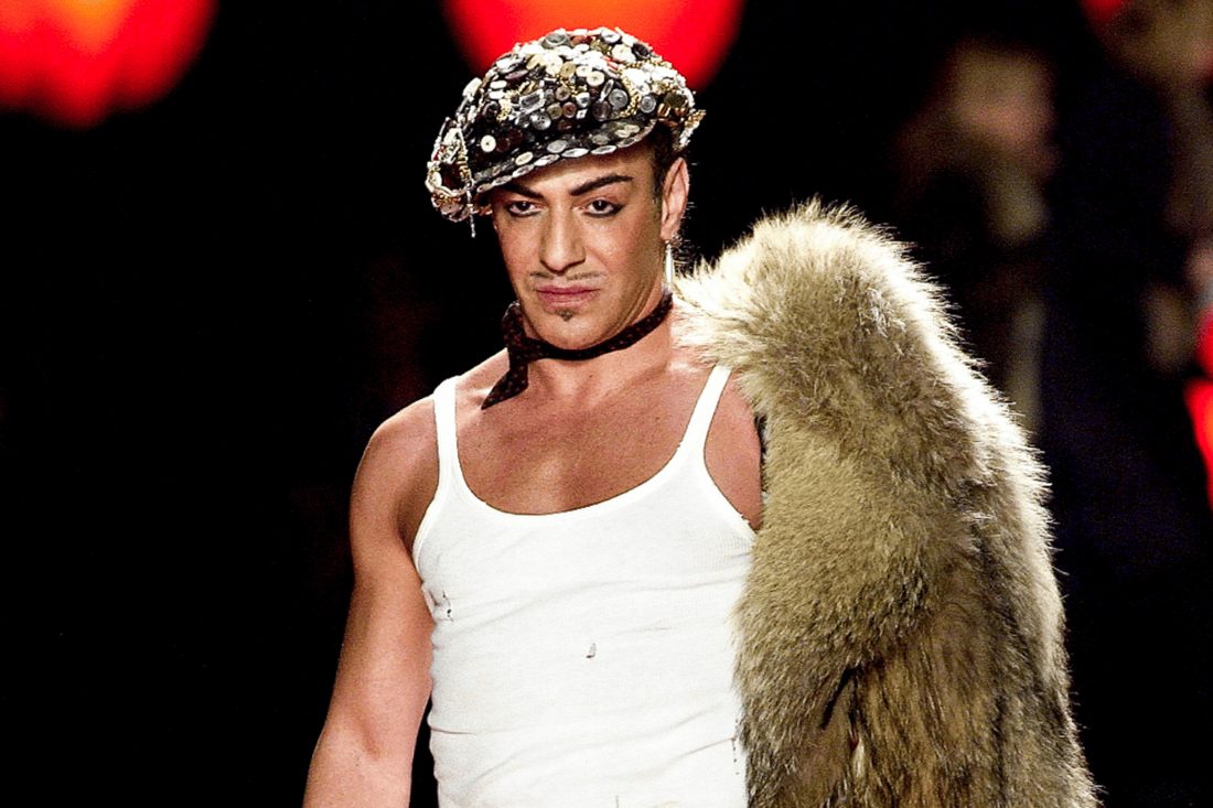 Met cancela exposição dedicada a John Galliano após críticas