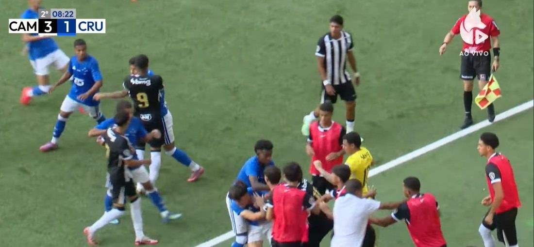 Final do Mineiro sub-20 entre Atlético-MG e Cruzeiro tem briga generalizada e oito expulsões