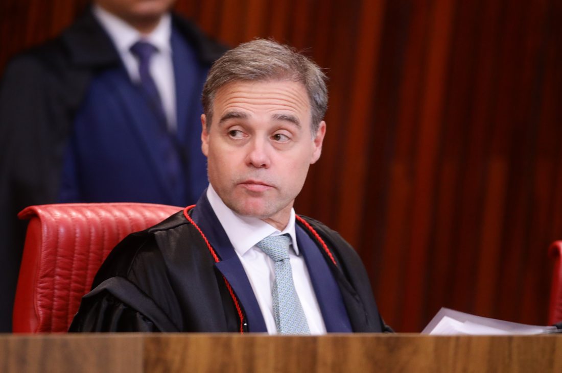 PF aponta assimetria nas ações de André Mendonça contra políticos e identifica Davi Alcolumbre como provável alvo estratégico