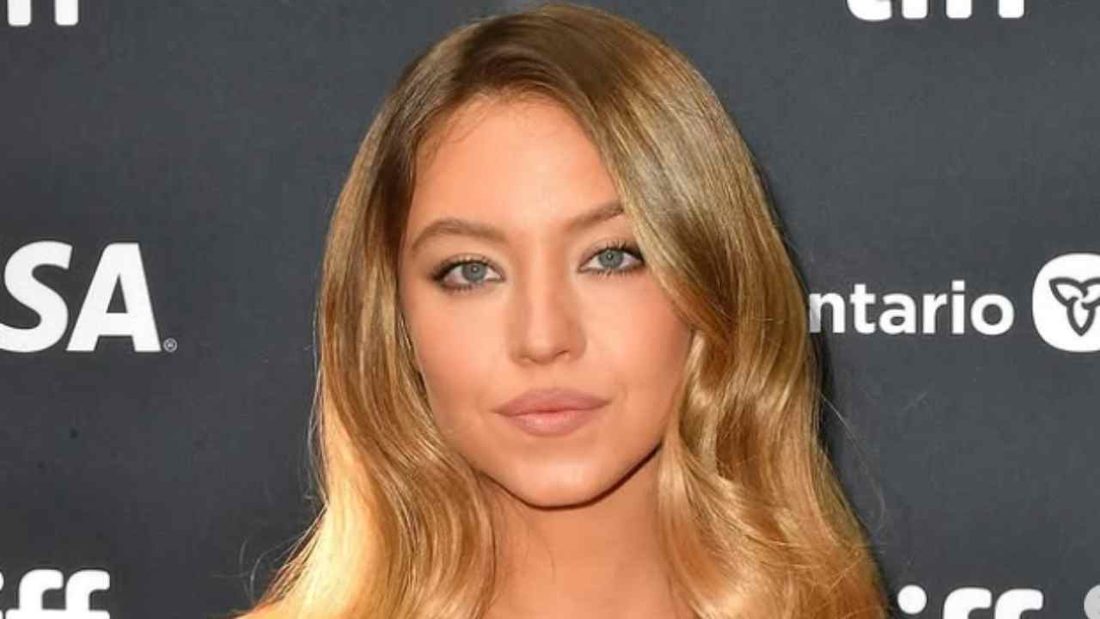 Sydney Sweeney exibe 10 cliques de lingerie e fantasia que bombaram nas redes