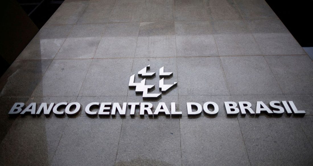 Ata do Copom e indicadores globais: agenda completa para a terça‑feira (22)