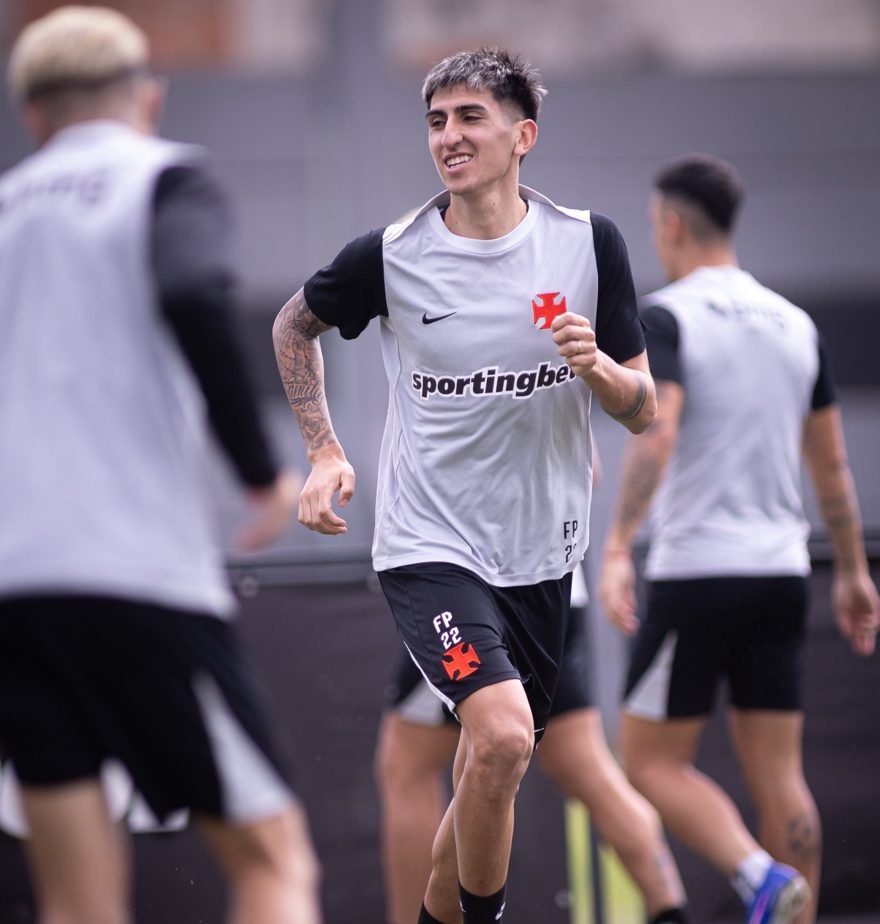 Vasco testa Alan Lescano como titular e divulga provável XI para enfrentar o Coritiba na 28ª rodada