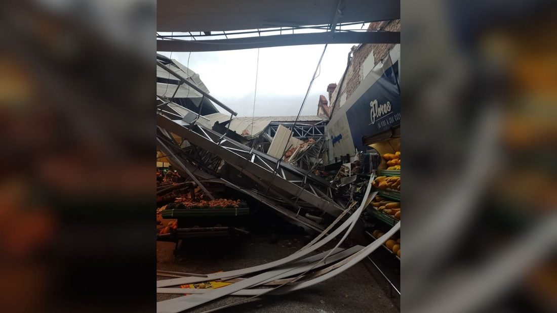 Teto de supermercado desaba em Araçatuba durante temporal; outros incidentes com ventos fortes na região