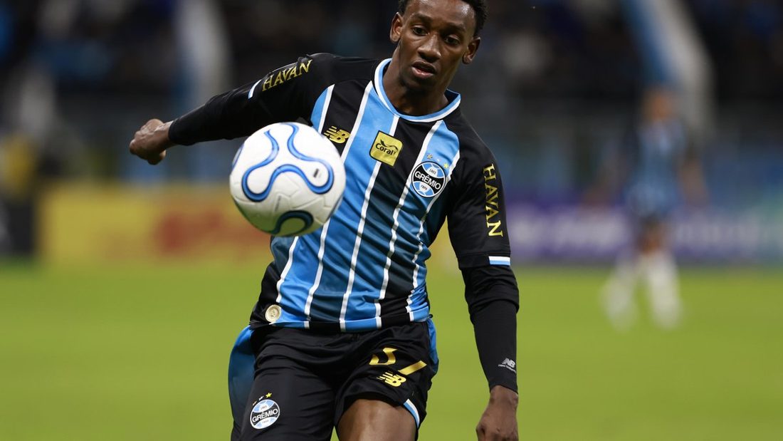 Grêmio recebe proposta de 8 milhões de euros do Porto por Gabriel Mec