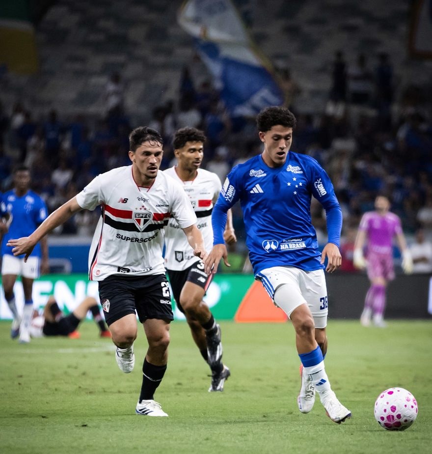 Felipe Morais, de 18 anos, destaca-se no Cruzeiro após mudança de rotina extracampo