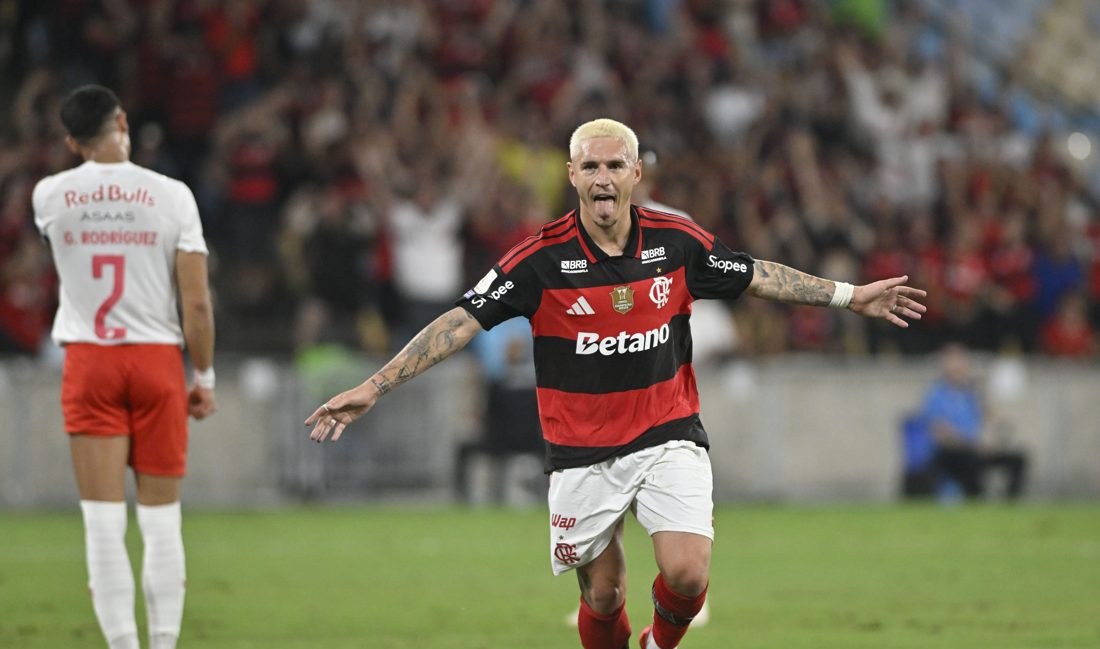 Flamengo supera Bragantino com superioridade tática e vence por 2 a 1 no Maracanã