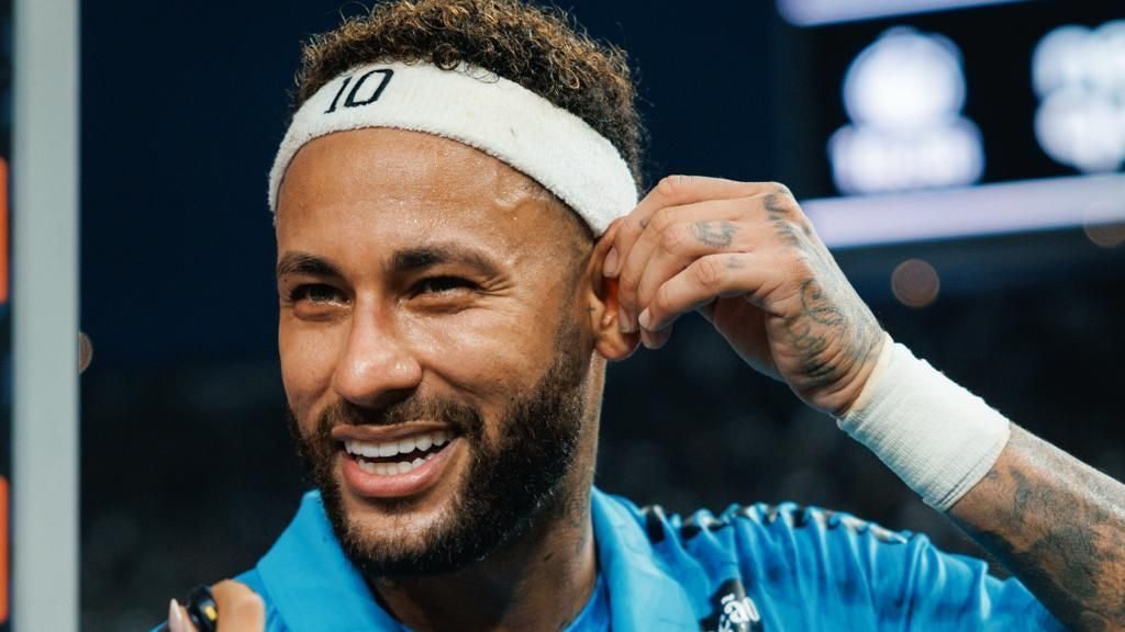 Criança corintiana é hostilizada após receber camisa de Neymar ao final do clássico na Neo Química Arena