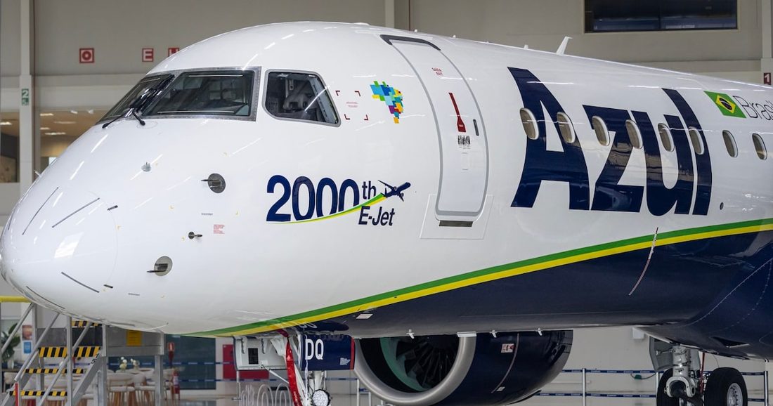 Embraer entrega 2.000º avião da família E‑Jet à Azul e celebra marco histórico