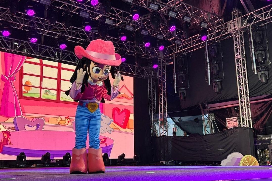 Turma da Boiadeirinha anima crianças no Festival de Inverno de Bonito