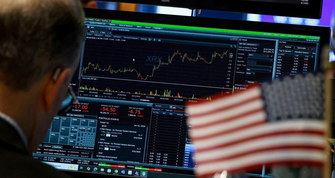 Wall Street inicia última sessão da semana em queda após resultados decepcionantes da Amazon e Intel