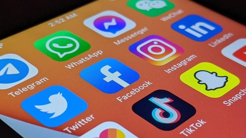 Senado francês aprova restrição de redes sociais a menores de 15 anos