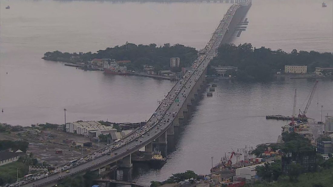 Assalto a ônibus na Ponte Rio‑Niterói deixa ao menos nove vítimas; celulares e alianças são roubados