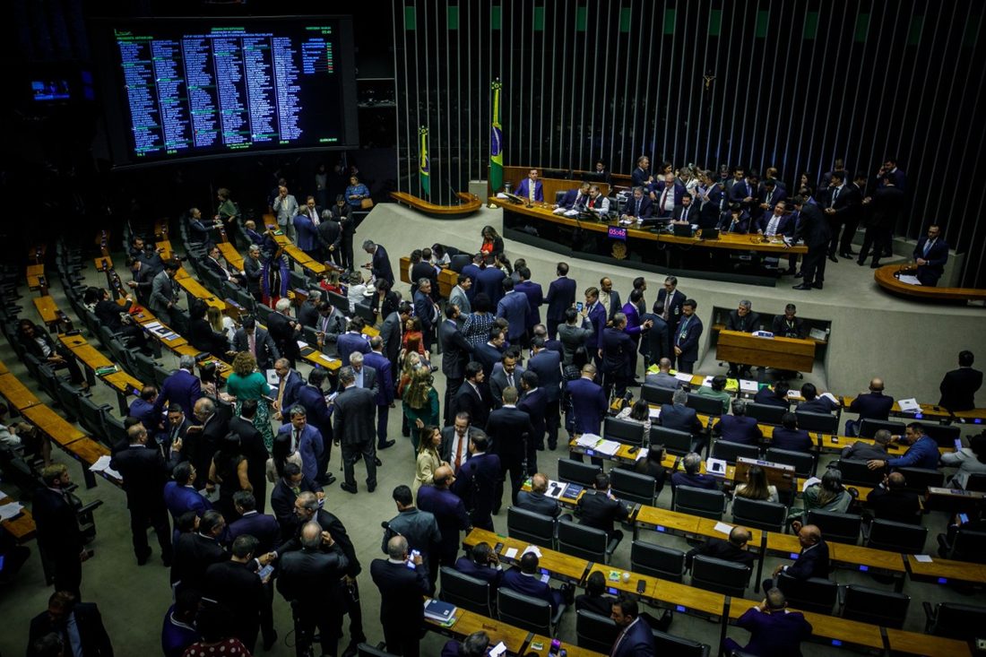 MP que proíbe apostas recebe 58 emendas; parlamentares buscam preservar apostas esportivas