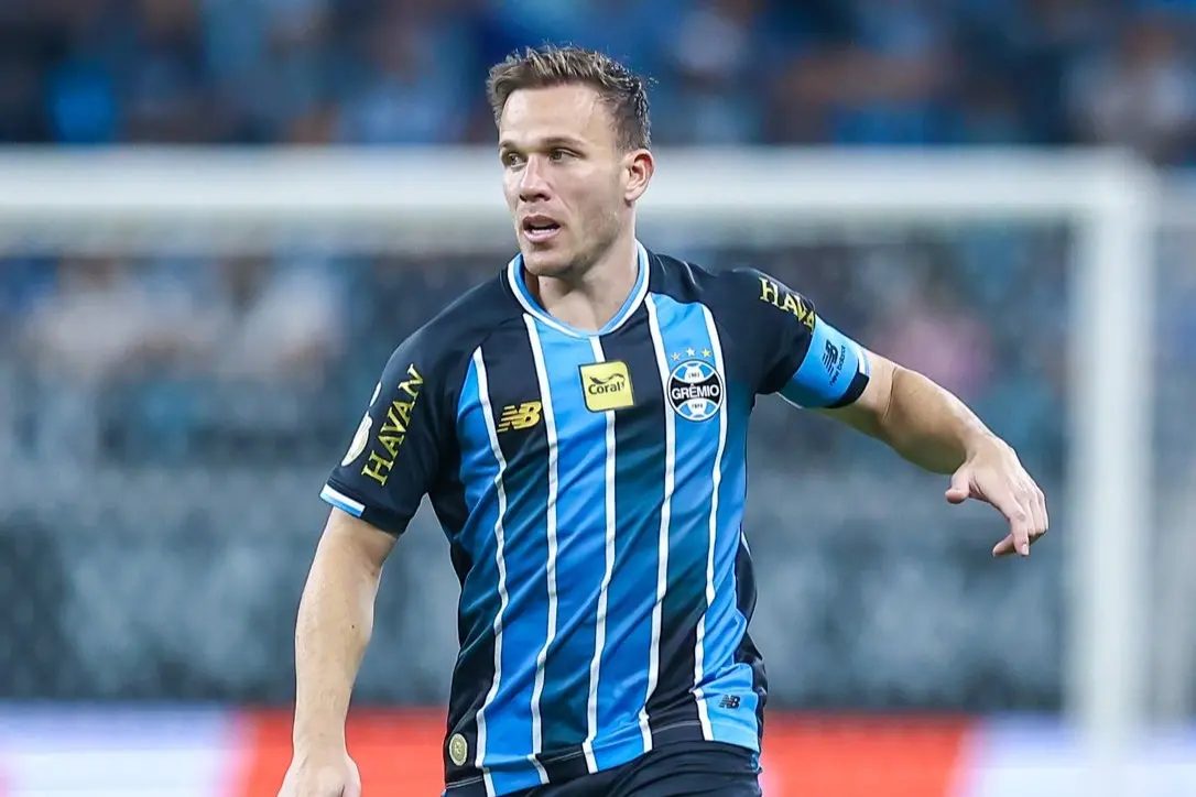 Arthur busca rescisão com Juventus e mira Turquia como próximo destino
