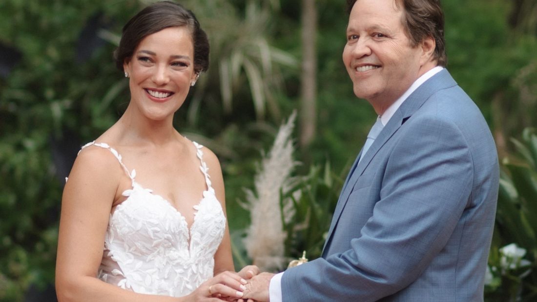 Adriana Birolli celebra primeiro aniversário de casamento com diretor 24 anos mais velho