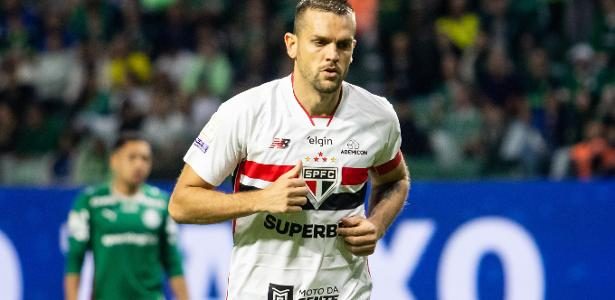 Tolói avalia bom desempenho do São Paulo até expulsão e reforça foco no Boca Juniors