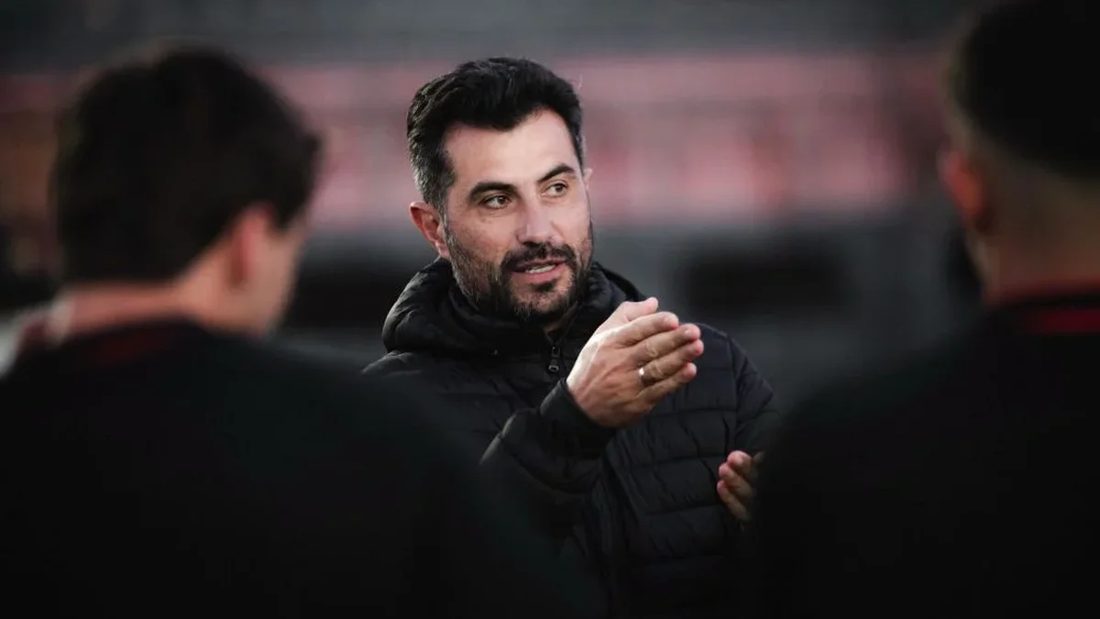 Brasil de Pelotas renova contrato com técnico Júlio César Nunes até 2027
