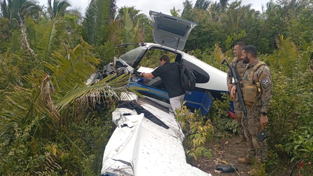 Avião de pequeno porte cai minutos após decolagem em Carutapera (MA) e deixa cinco ocupantes com ferimentos leves