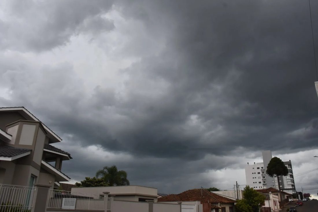 Tempo instável inicia a semana em Curitibanos e destaque para resultados eleitorais em Santa Catarina